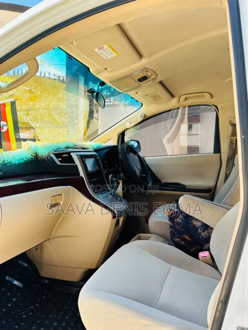 Toyota Alphard 2.4 Petrol FWD 2009 White