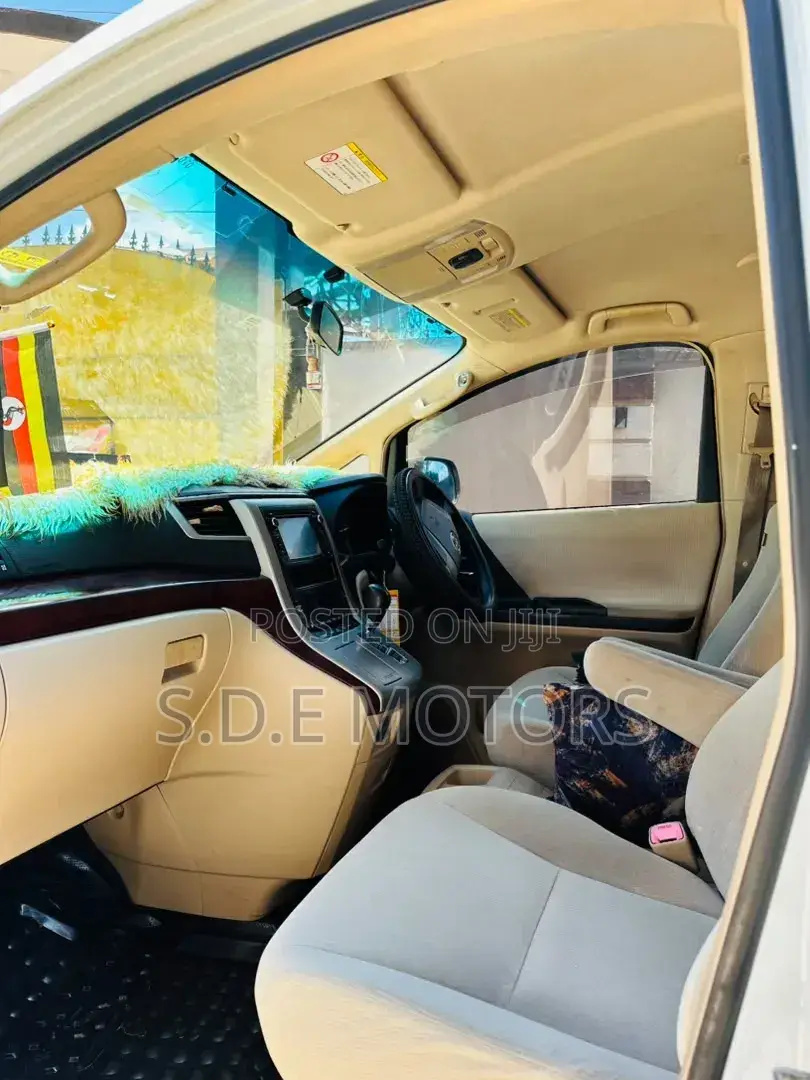 Toyota Alphard 2.4 Petrol FWD 2010 White