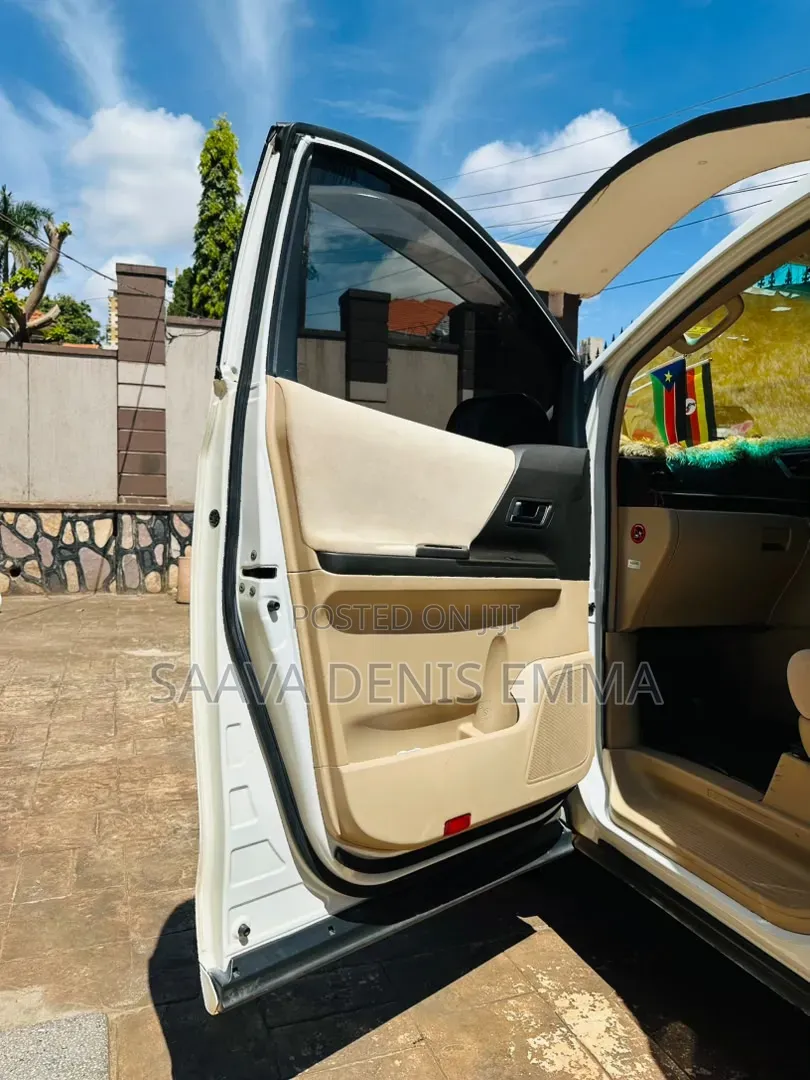 Toyota Alphard 2.4 Petrol FWD 2009 White