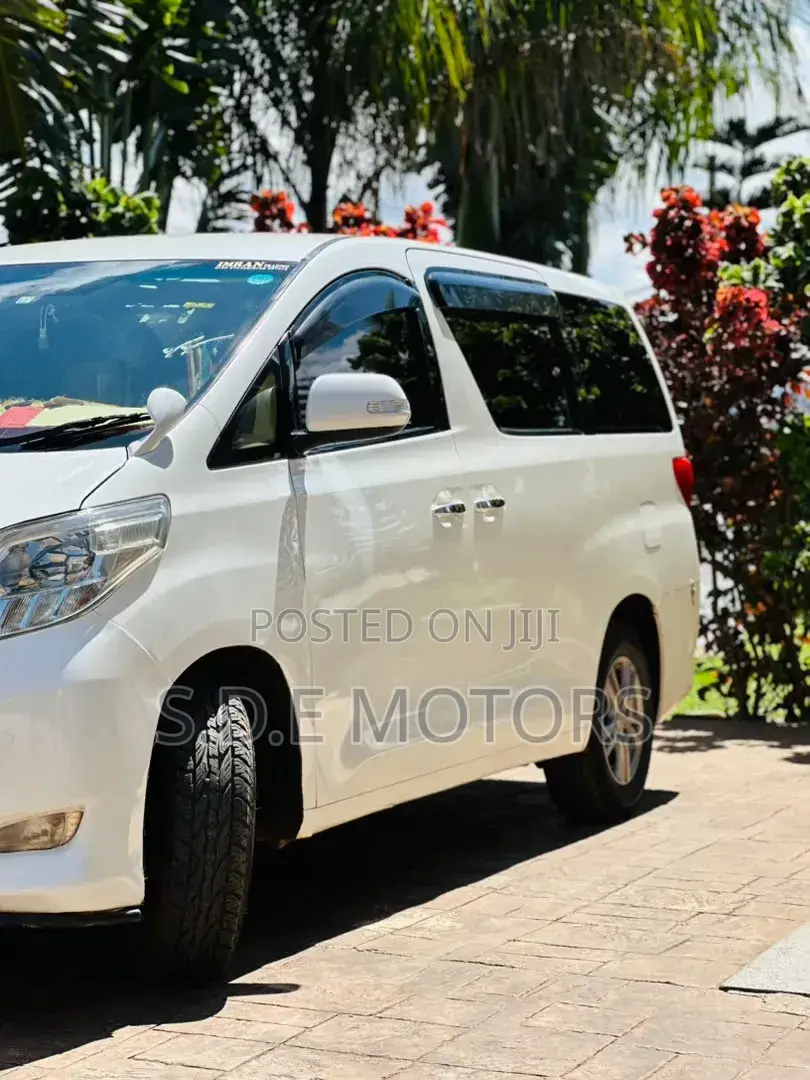 Toyota Alphard 2.4 Petrol FWD 2010 White