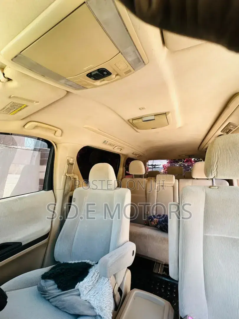 Toyota Alphard 2.4 Petrol FWD 2010 White