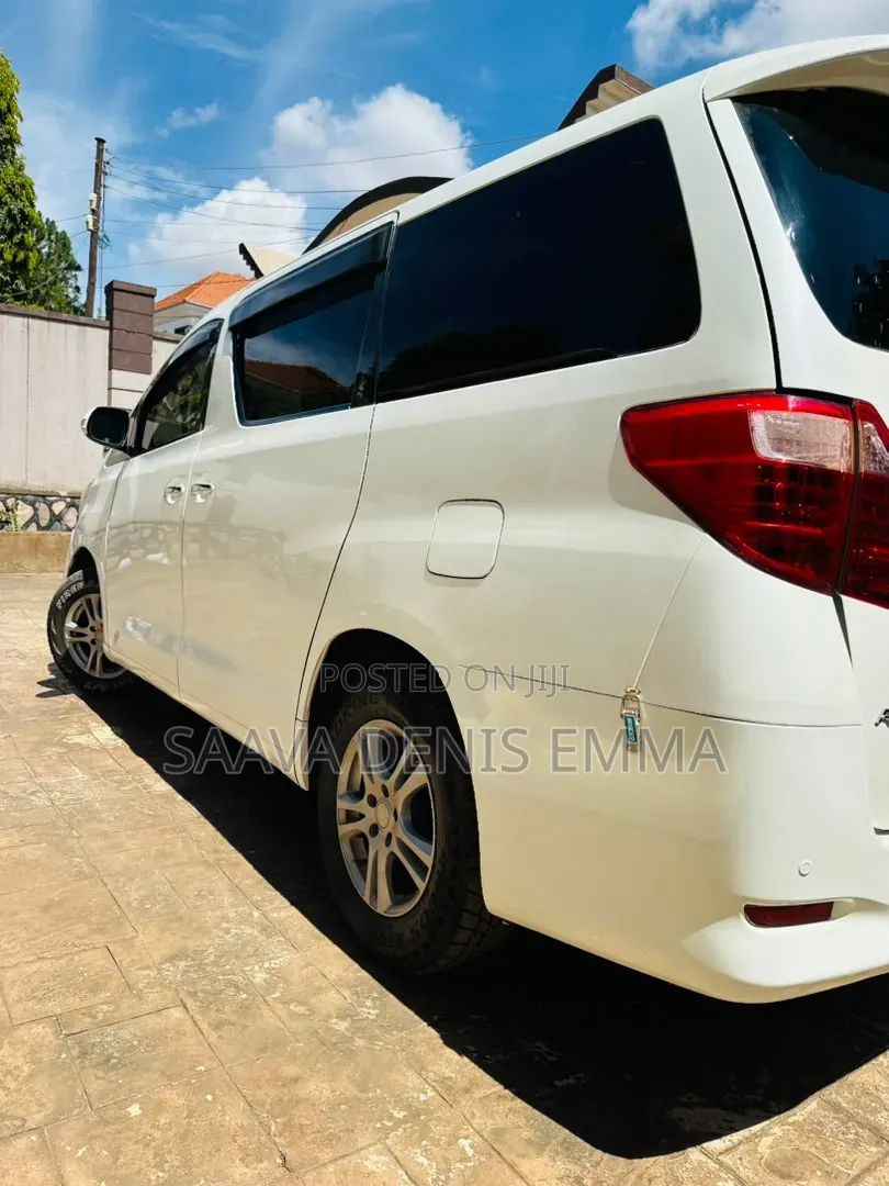 Toyota Alphard 2.4 Petrol FWD 2009 White