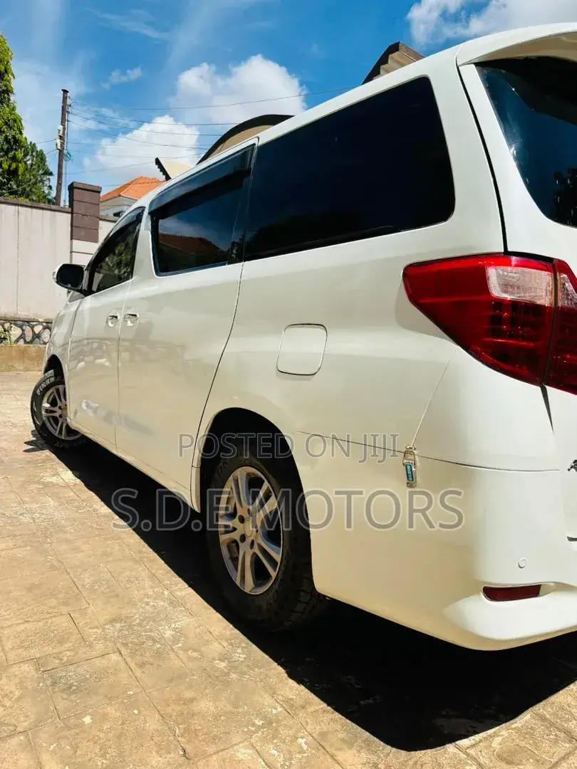Toyota Alphard 2.4 Petrol FWD 2010 White