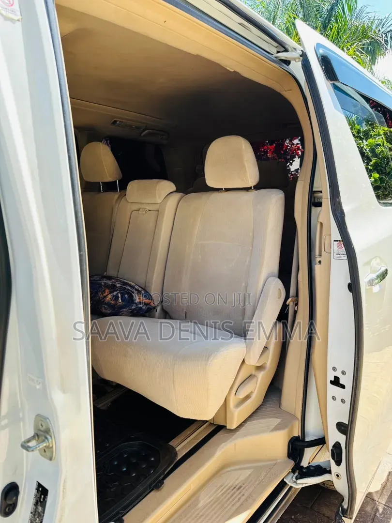 Toyota Alphard 2.4 Petrol FWD 2009 White