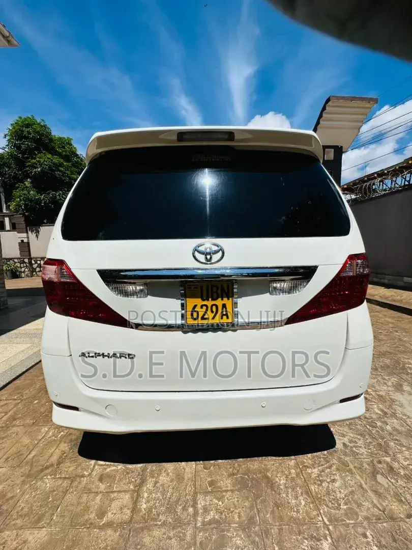Toyota Alphard 2.4 Petrol FWD 2010 White