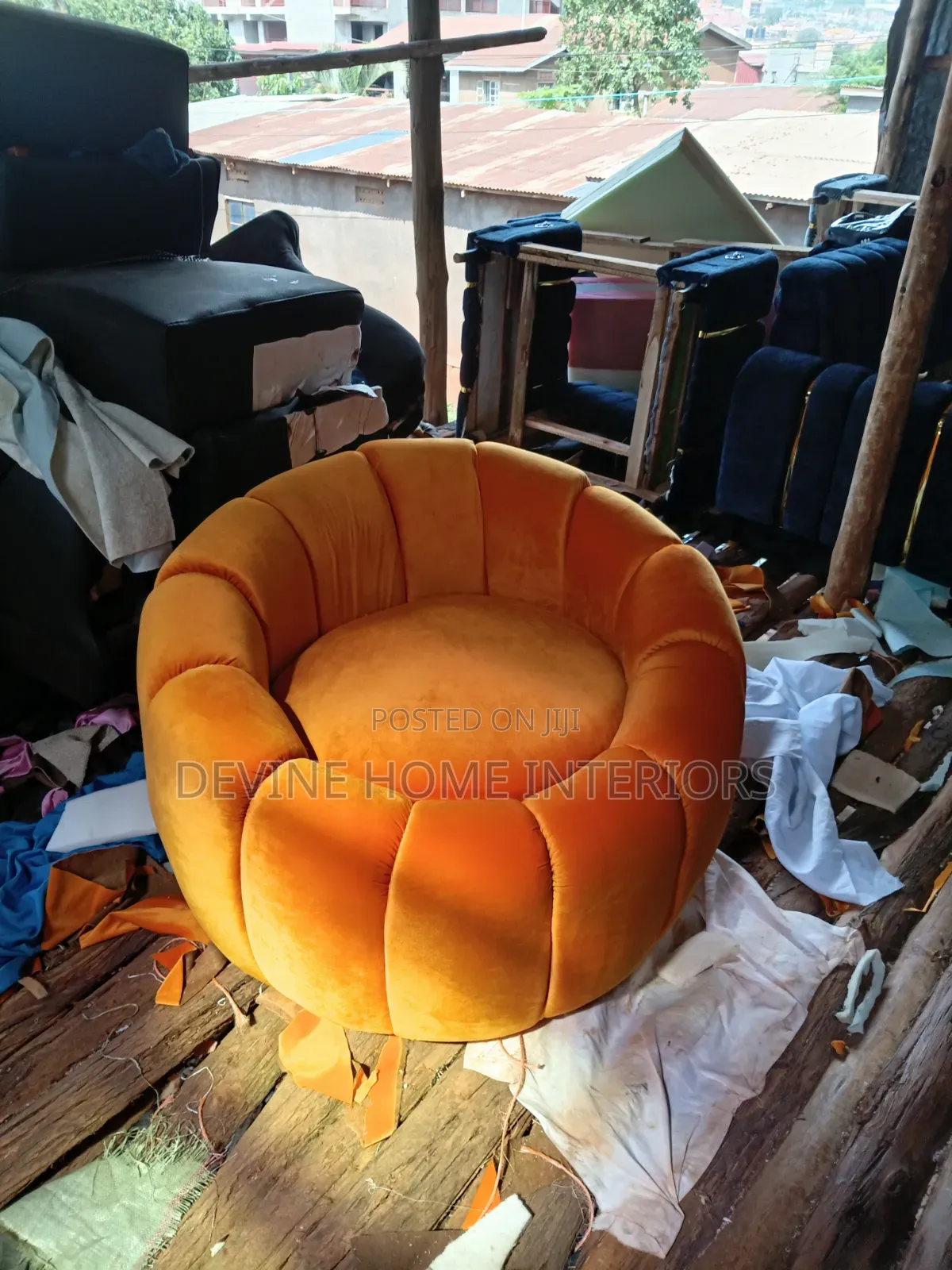 Round Ascent Chair