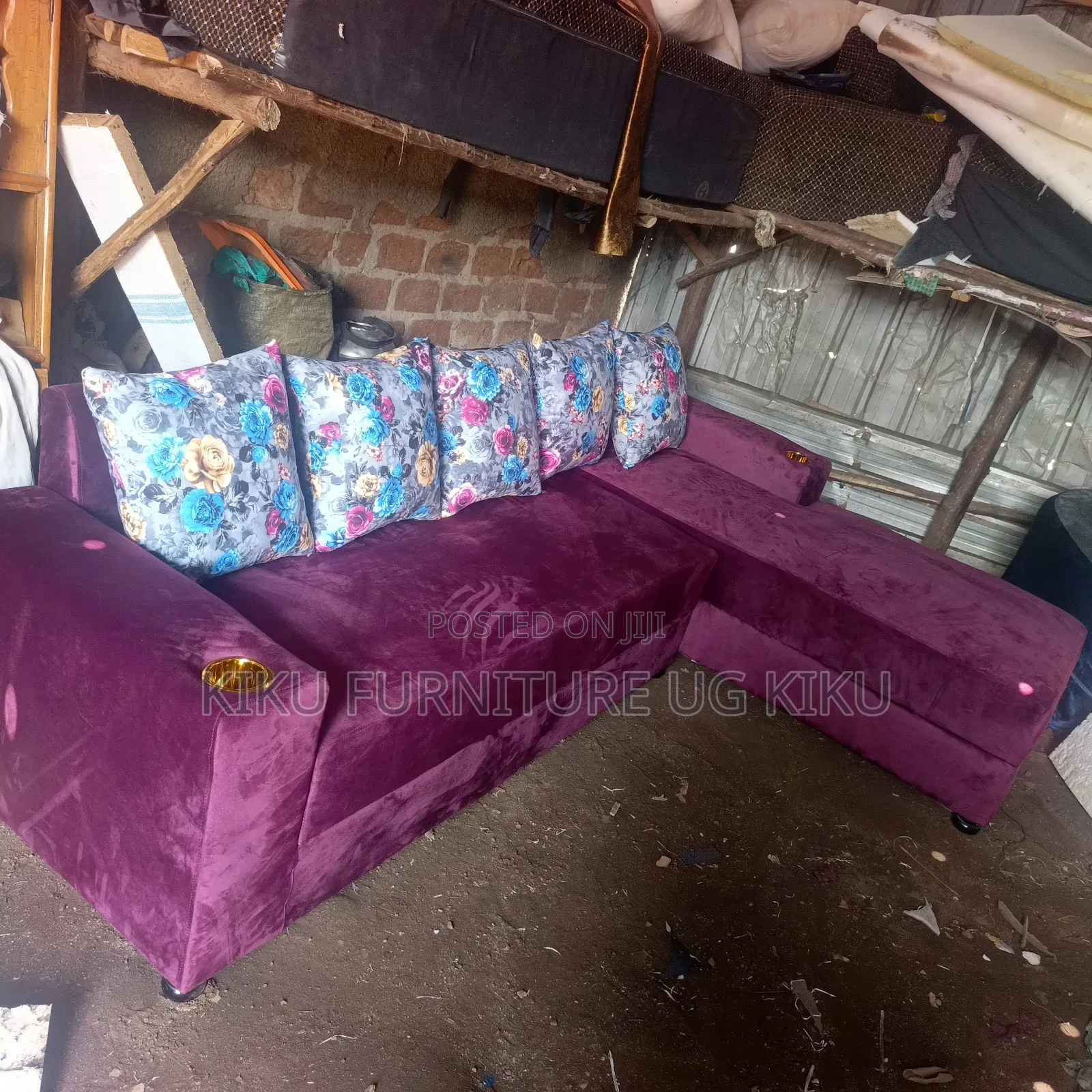 Achieve Maroon L Sofa Set