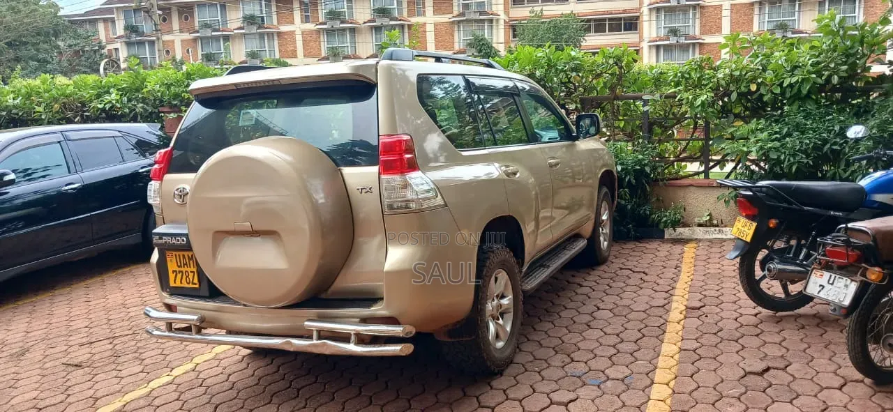 Toyota Land Cruiser Prado 2011 Gold