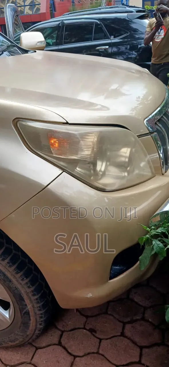 Toyota Land Cruiser Prado 2011 Gold