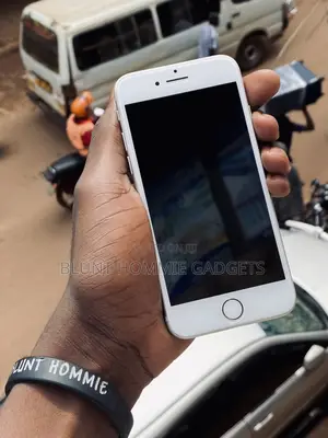 Apple iPhone 8 64 GB White