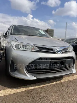 Toyota Corolla Fielder 1.5 Hybrid FWD 2017 Silver