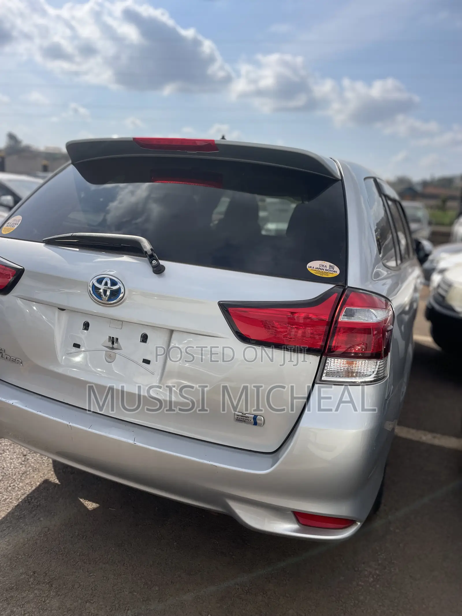 Toyota Corolla Fielder 1.5 Hybrid FWD 2017 Silver