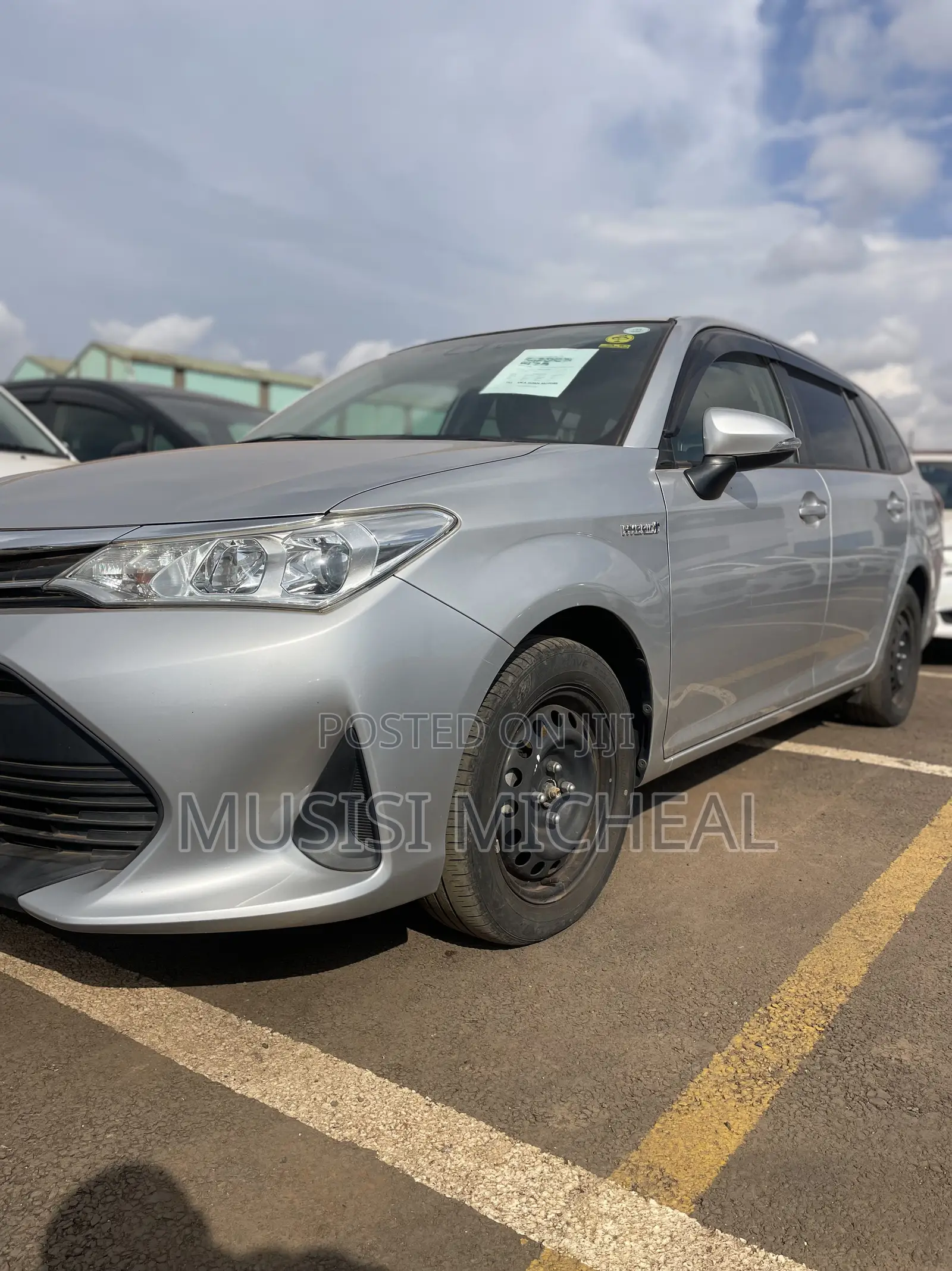 Toyota Corolla Fielder 1.5 Hybrid FWD 2017 Silver
