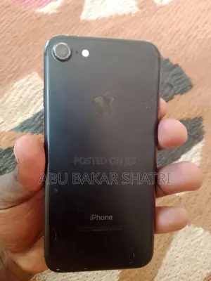 Apple iPhone 7 32 GB Black