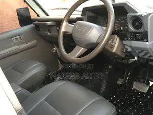 Toyota Land Cruiser Prado 2000 White