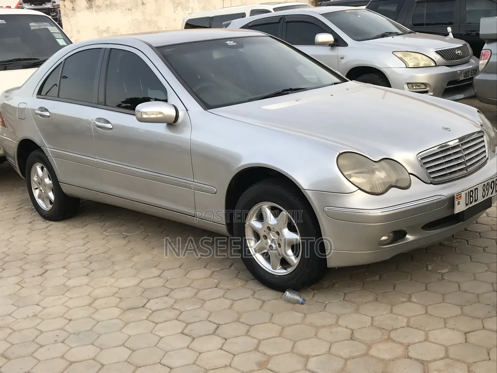 Mercedes-Benz C200 2010 Silver