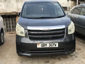 Toyota Noah 2009 Gray