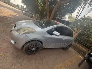 Toyota Vitz 2010 Gray