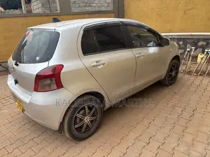 Toyota Vitz 2010 Gray