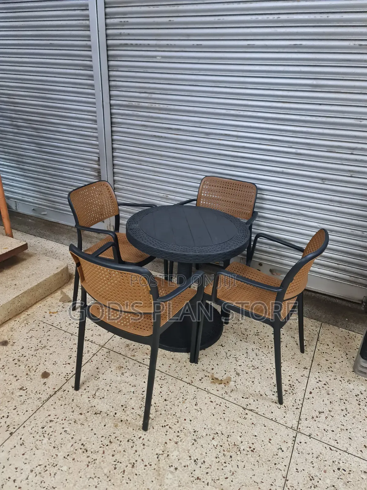 Modern Stylish Plastic Dining Table and Chairs Plastic Table and Chair