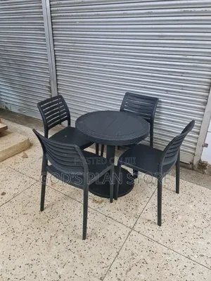 Based Outdoor Indoor Dining Plastic Table and Chairs