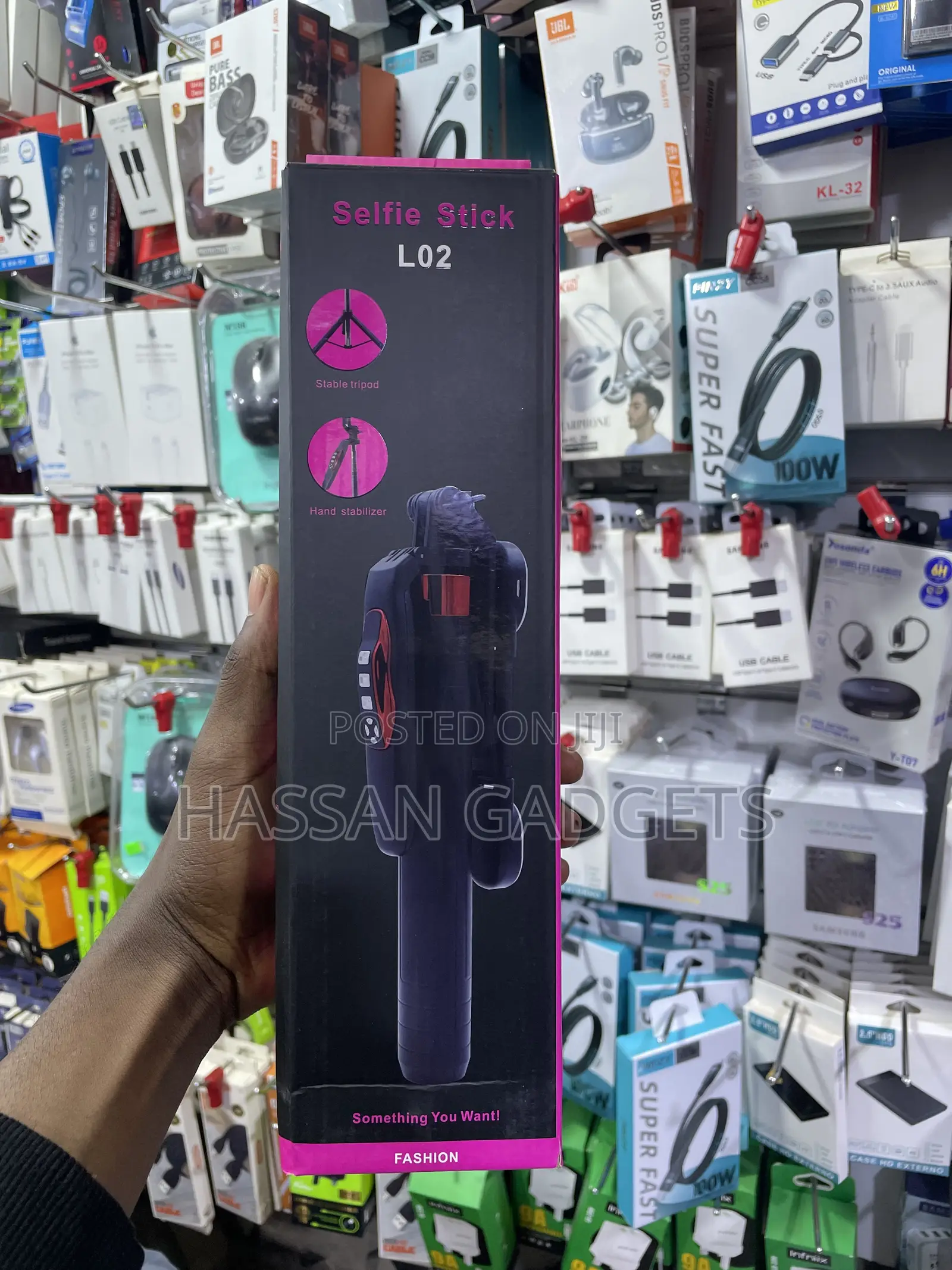 Mobile Phone Selfie Stick, Bluetooth Tripod, Integrated Remote