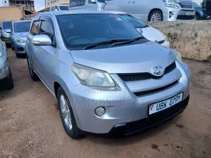 Toyota IST 2008 Silver