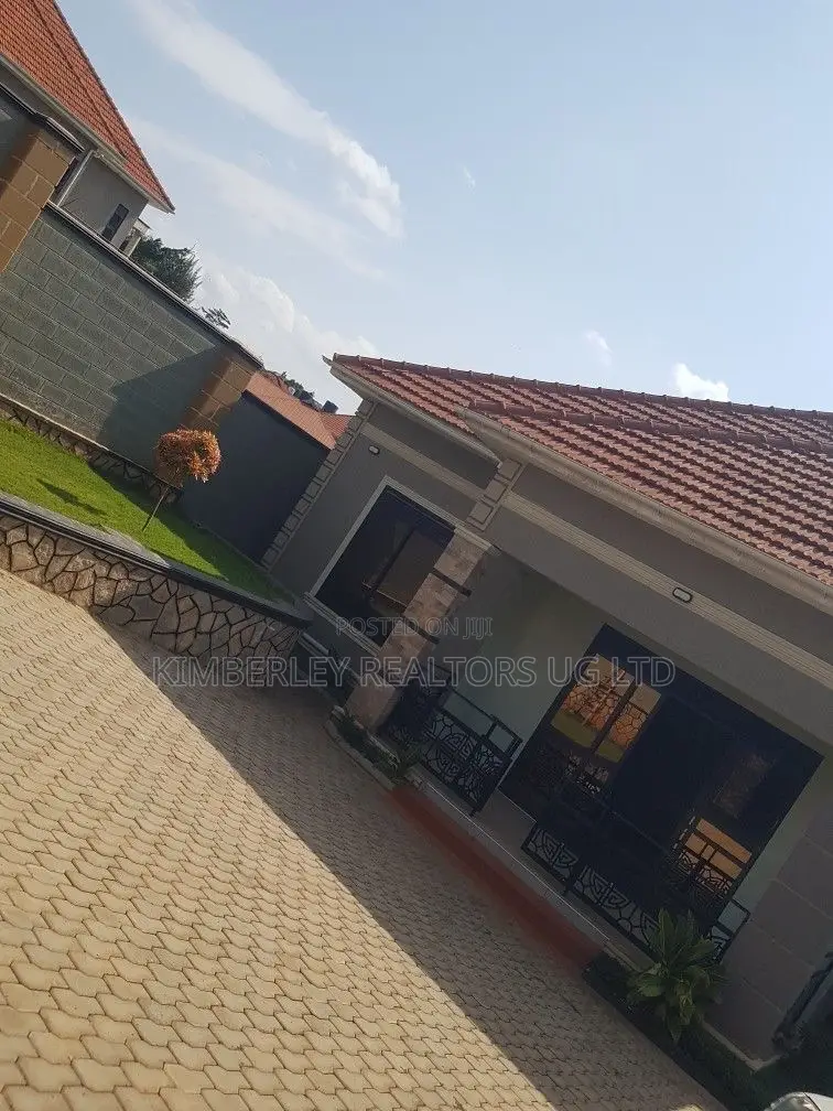 3bdrm House in Division A for sale