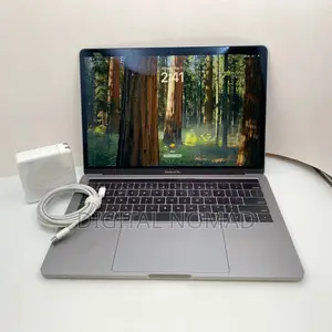 Laptop Apple MacBook Pro 2017 16GB Intel Core i7 SSD 512GB