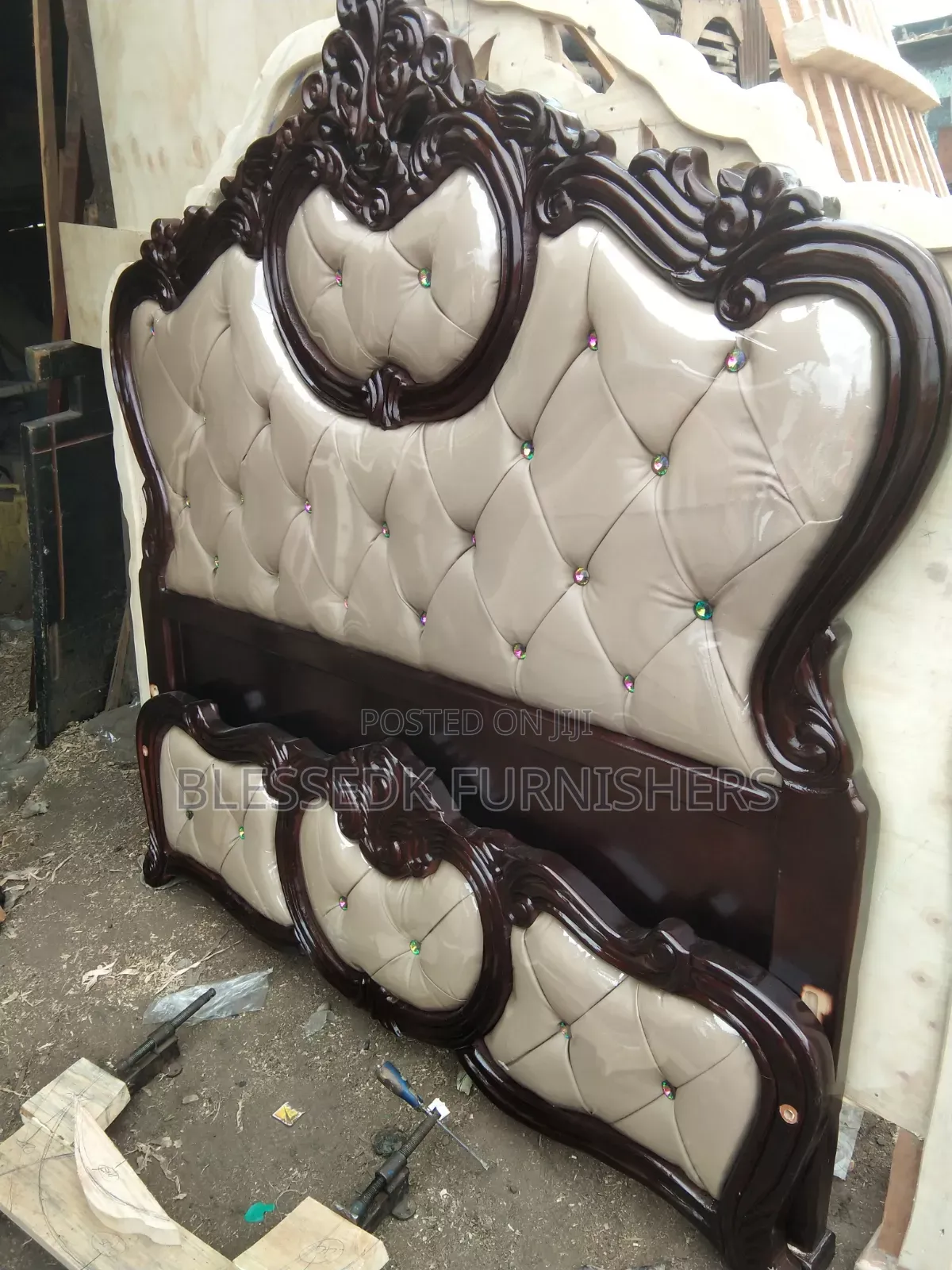 Queen Beds on Sale at Factory Prices