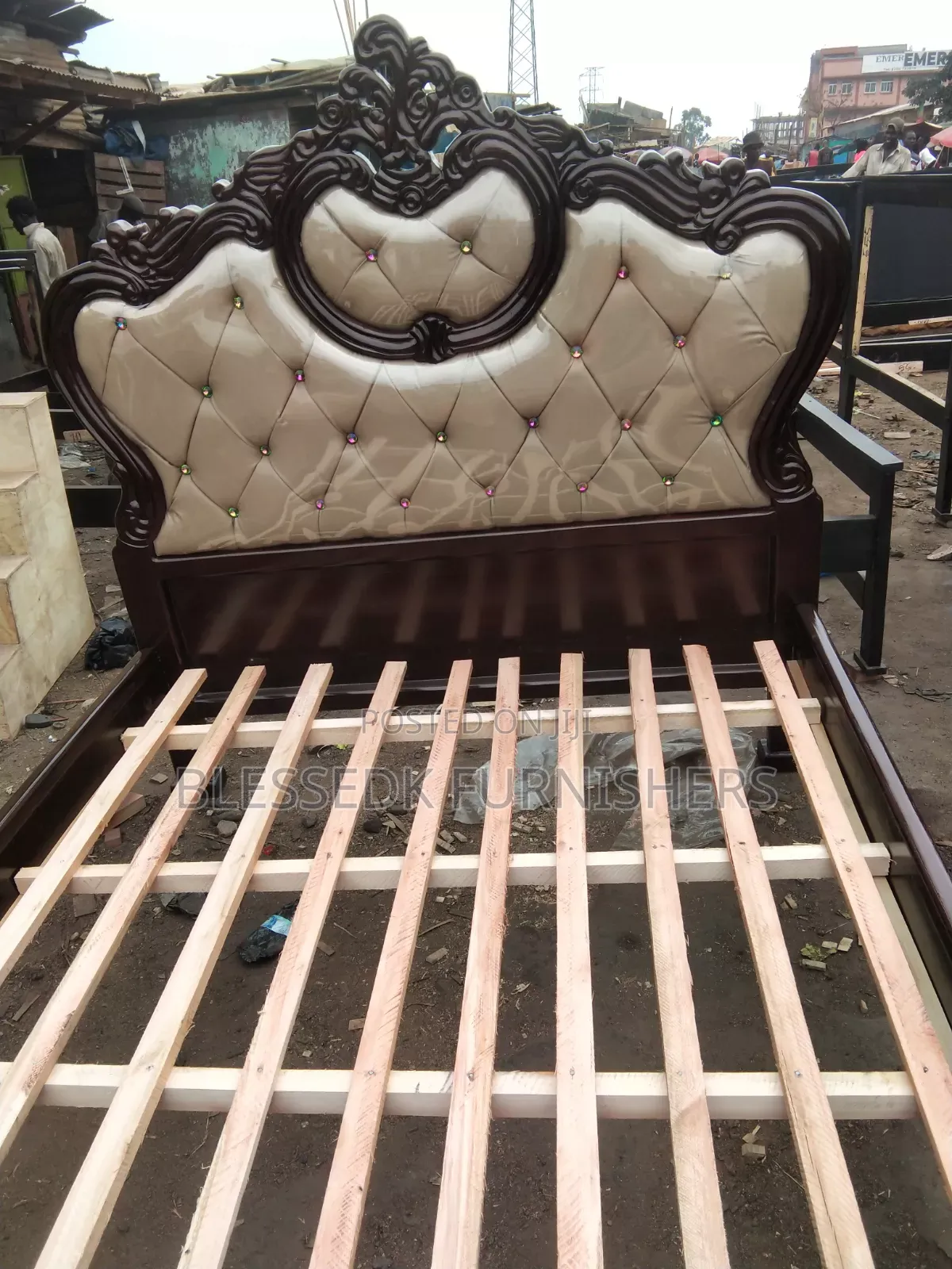 Queen Beds on Sale at Factory Prices