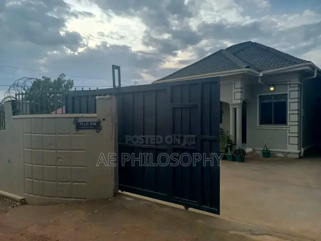 4bdrm House in Rubaga for sale