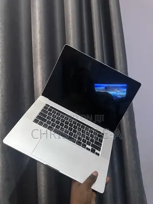 Laptop Apple MacBook Pro 2019 32GB Intel Core i7 SSD 512GB