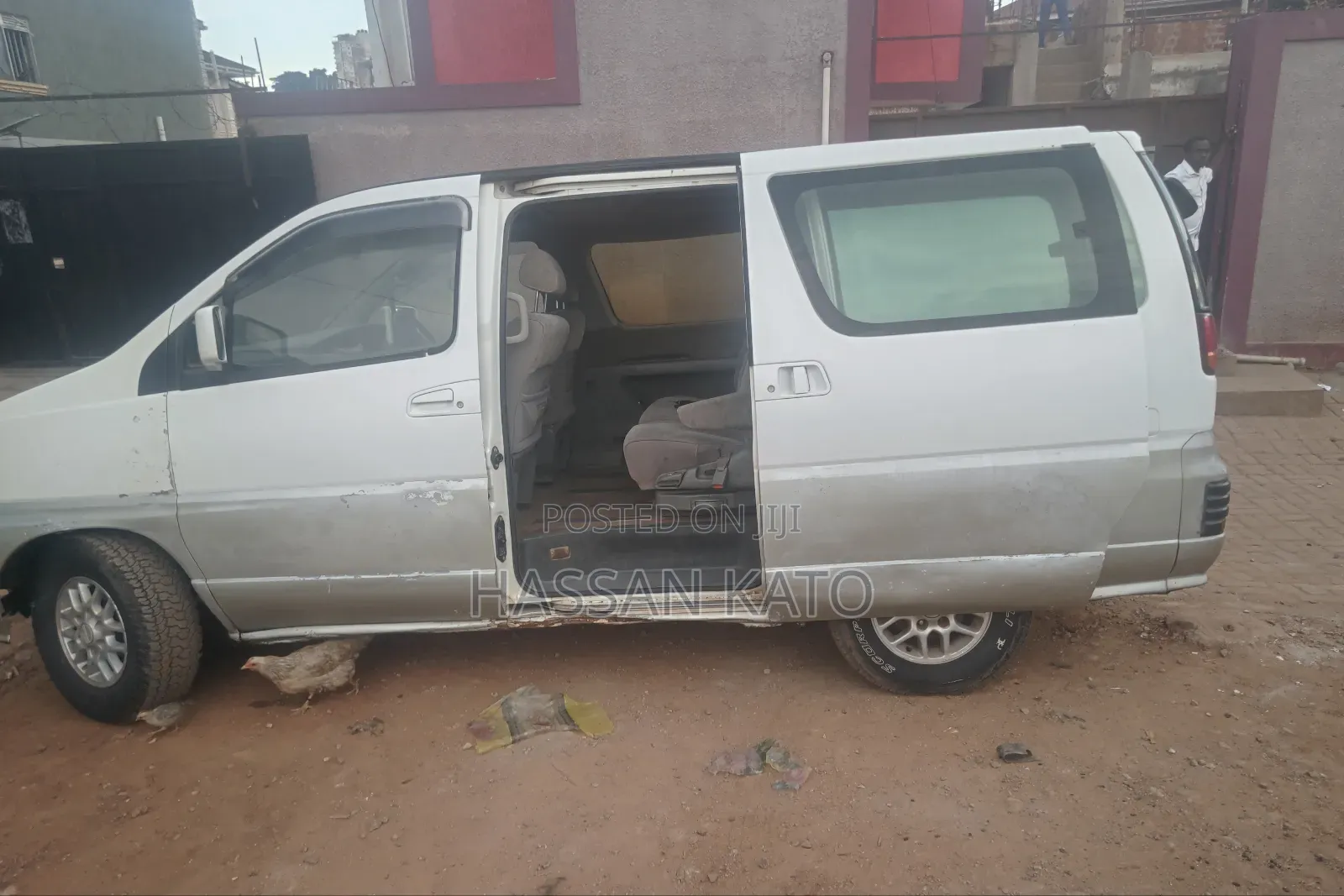 Nissan Caravan (Urvan) 1997 Brown
