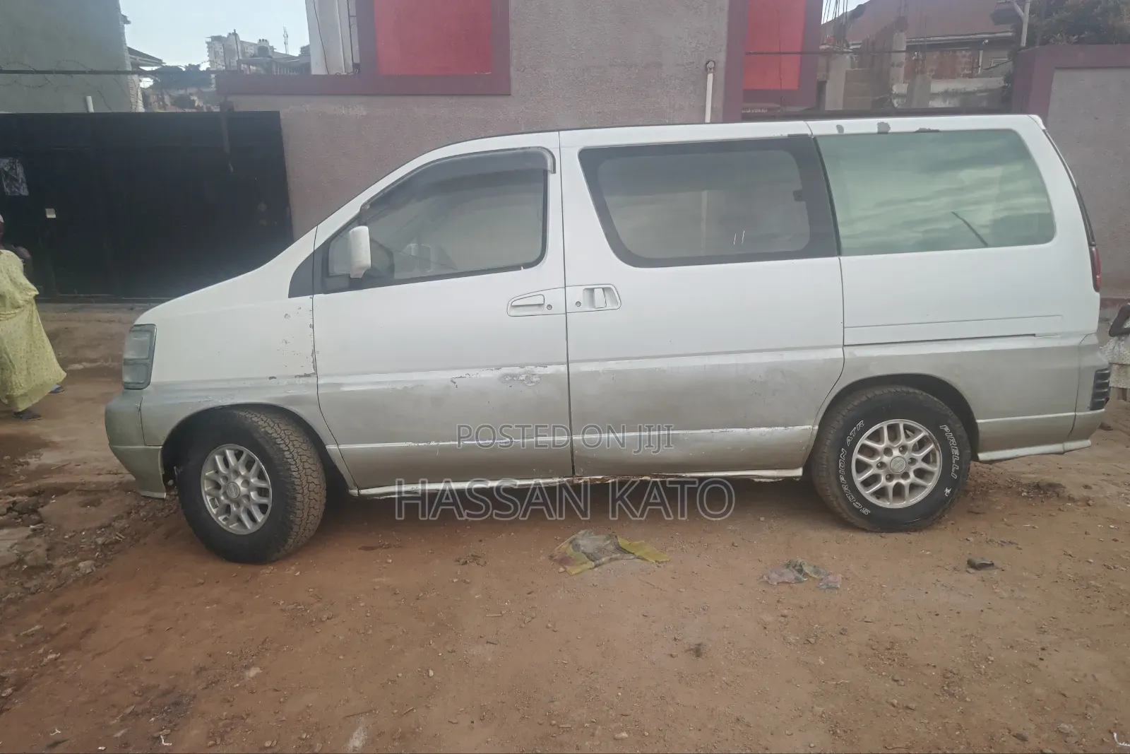 Nissan Caravan (Urvan) 1997 Brown