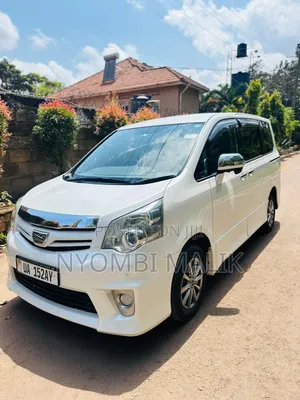 Toyota Noah 2013 White