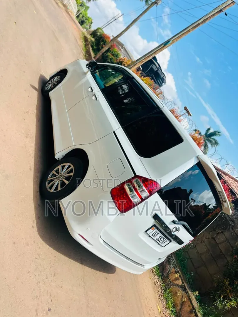 Toyota Noah 2013 White