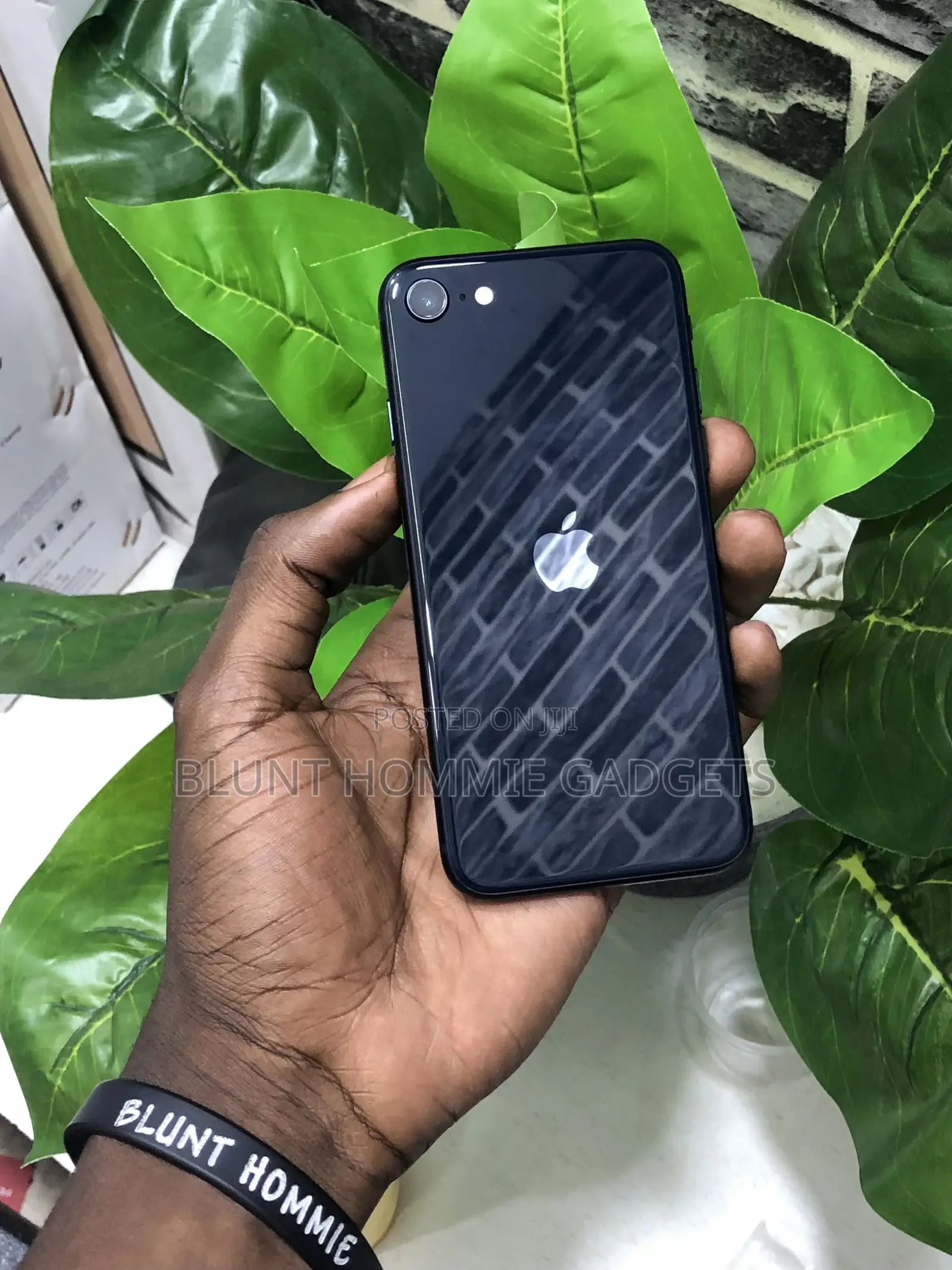 Apple iPhone SE (2022) 128 GB Black