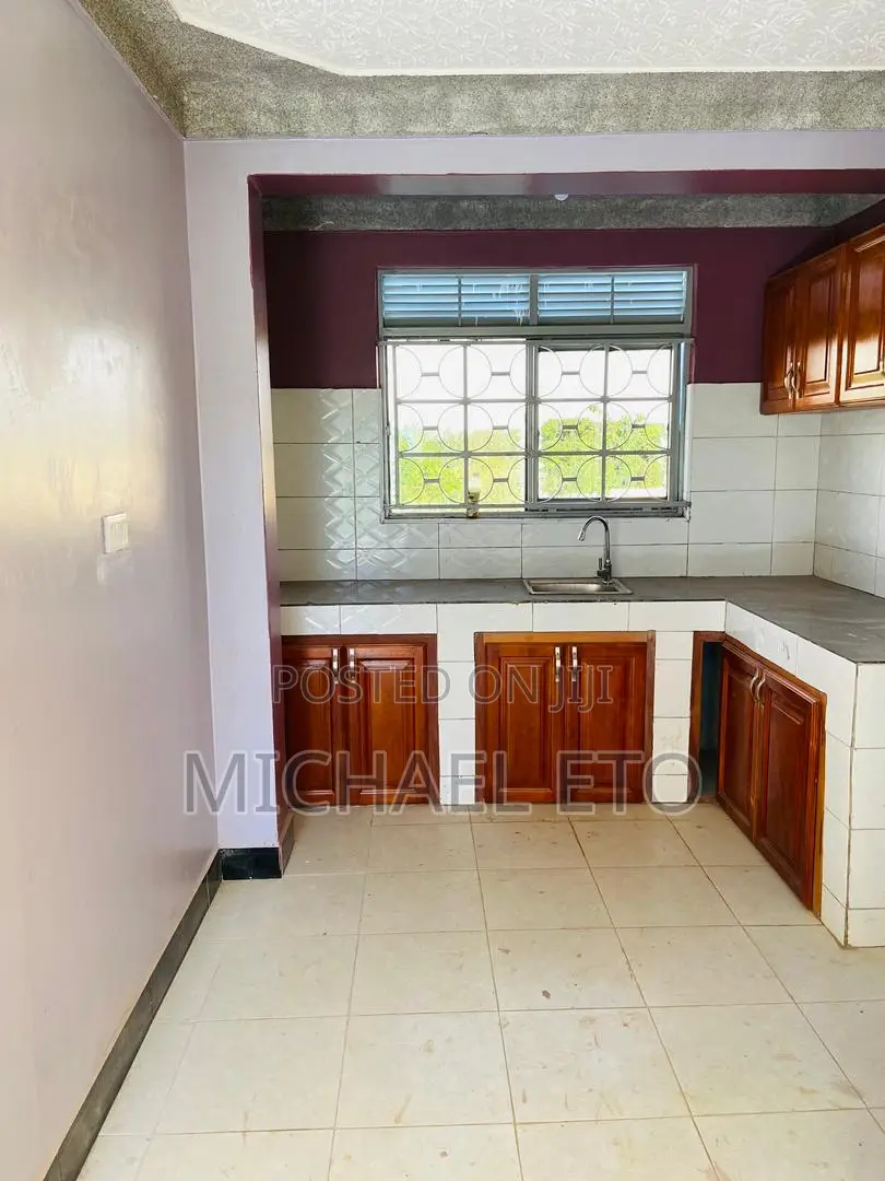 6bdrm Apartment in Busukuma for sale