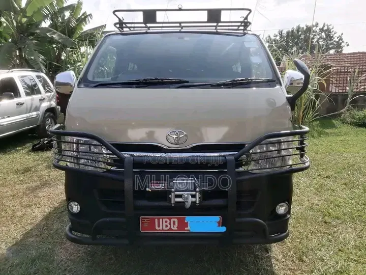 Toyota Urban Cruiser 2013