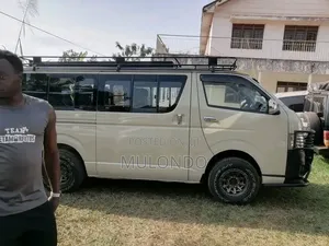 Toyota Urban Cruiser 2013