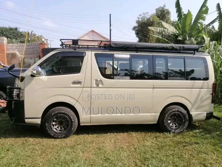 Toyota Urban Cruiser 2013