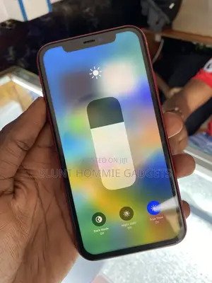Apple iPhone 11 64 GB Red
