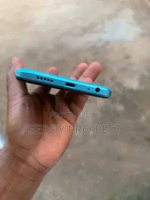 Tecno Spark 8C 64 GB Blue