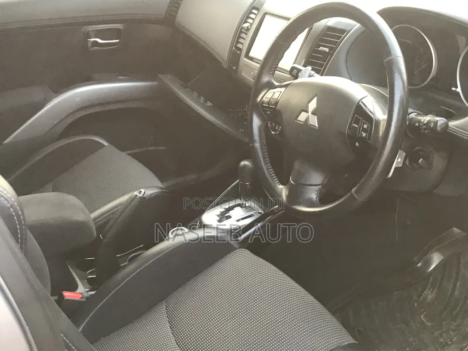 Mitsubishi Outlander 2011 Silver
