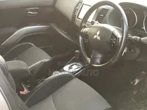 Mitsubishi Outlander 2011 Silver