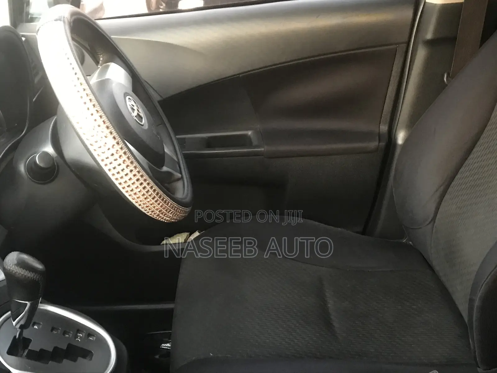 Toyota Ractis 2011 Silver