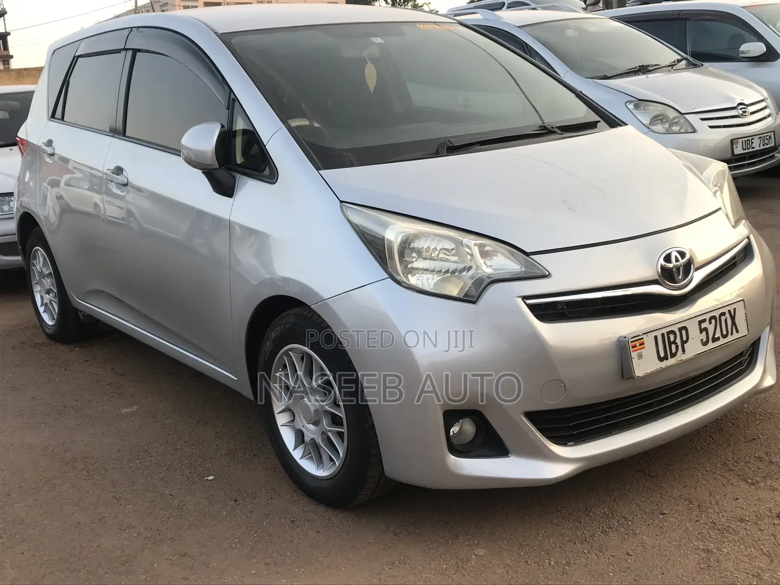 Toyota Ractis 2011 Silver