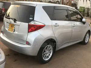 Toyota Ractis 2011 Silver