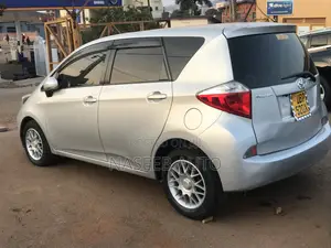 Toyota Ractis 2011 Silver